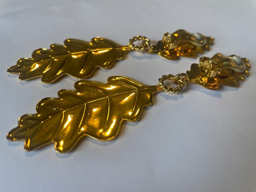 BO clip dor&eacute;e feuille ch&ecirc;ne avec pendant feuille Fressange Bijoux et montres