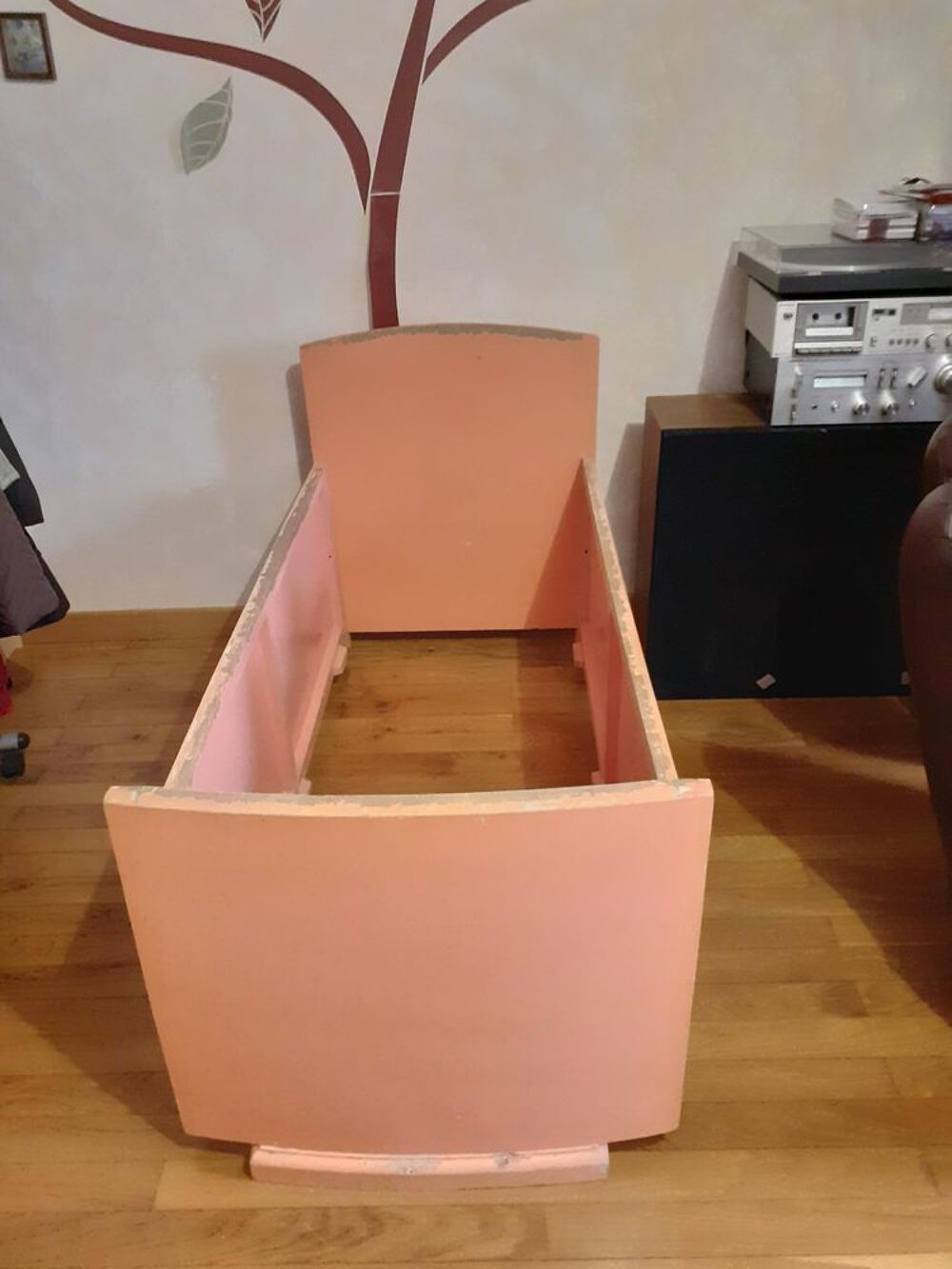 Petit Lit Bois Vintage Ann&eacute;e 50. Mobilier enfants