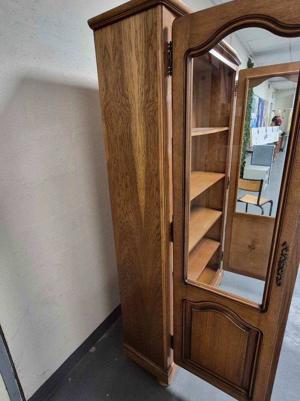 biblioth&egrave;que est un meuble de caserne mod&egrave;le 1930 Meubles