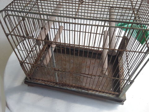 Petite cage  oiseaux ancienne dans son jus 30540 Milhaud