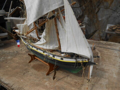 Maquette de petit voilier ancien 60 La Londe-les-Maures (83)