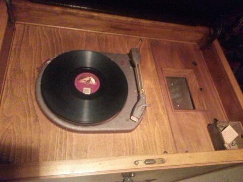 Gramophone   HIS MASTER'S VOICE  Saint-Pierre-d'Allevard (38)