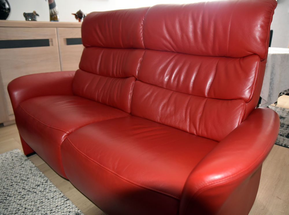 canap&eacute; cuir &eacute;lectrique 
Meubles