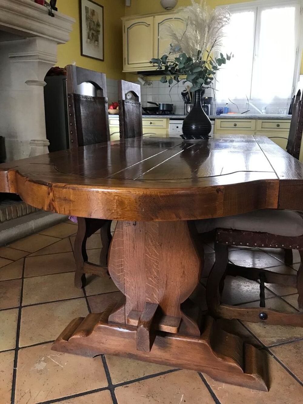 Table en ch&ecirc;ne et 4 chaises Meubles