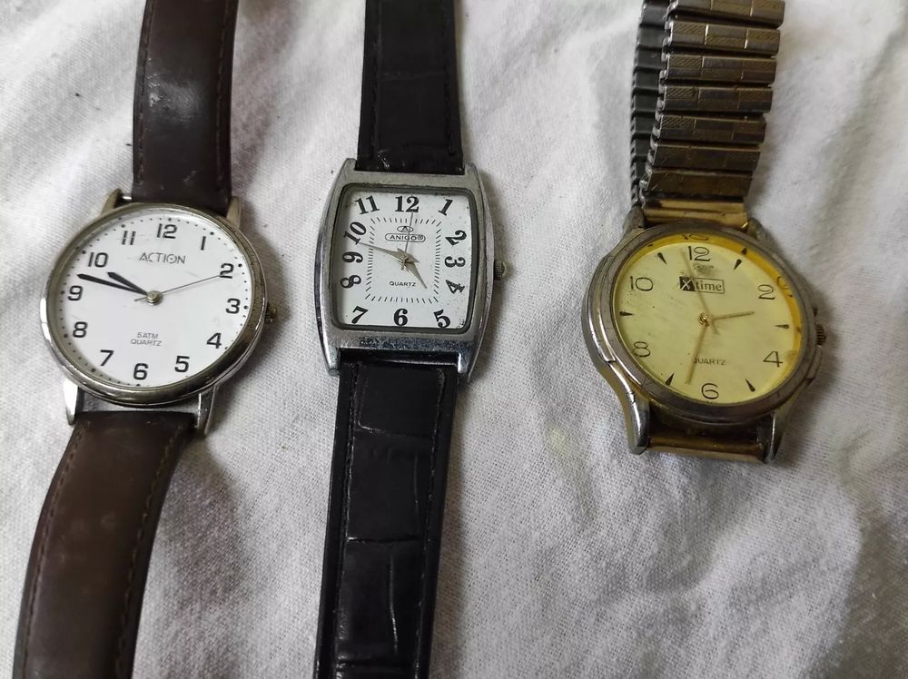 Lot de 3 Montres homme &agrave; quartz avec bracelet SG, Action et Bijoux et montres