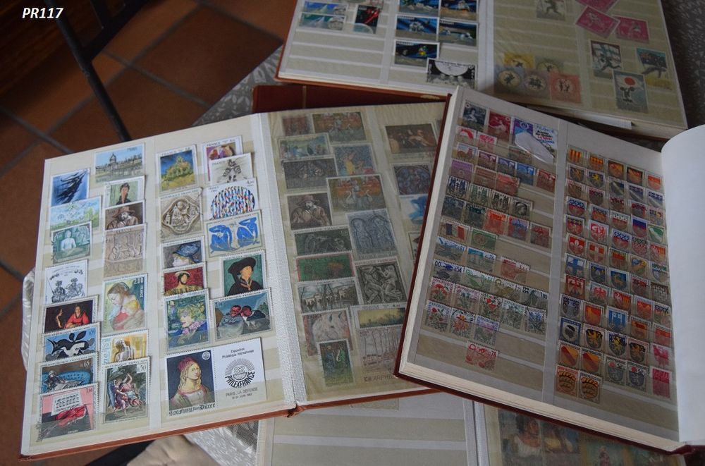 Lot de 5 albums de timbres 