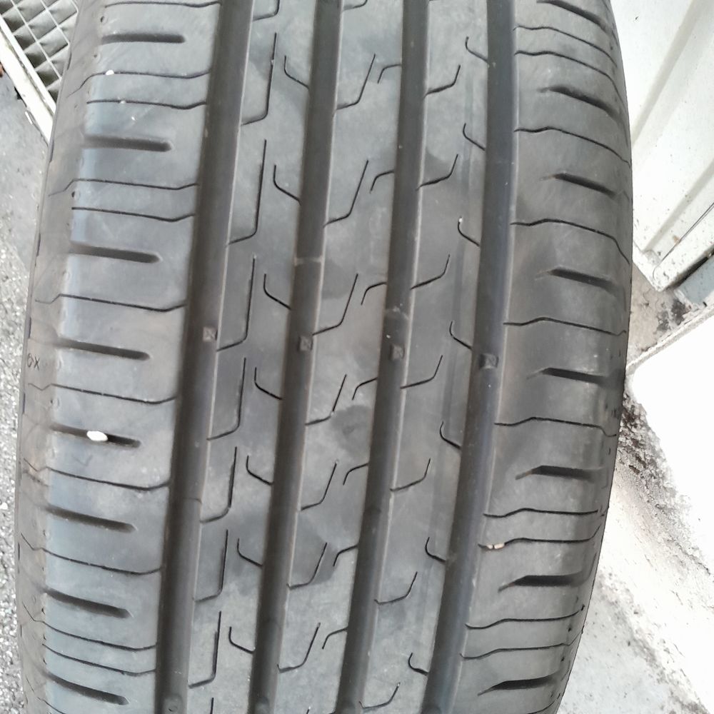 2 pneus CONTINENTAL pour CLIO	110€ la paire Bricolage