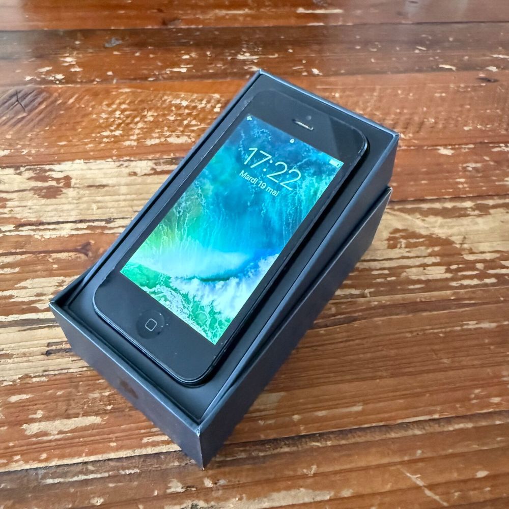 iPhone 5 - 64 Go Téléphones et tablettes