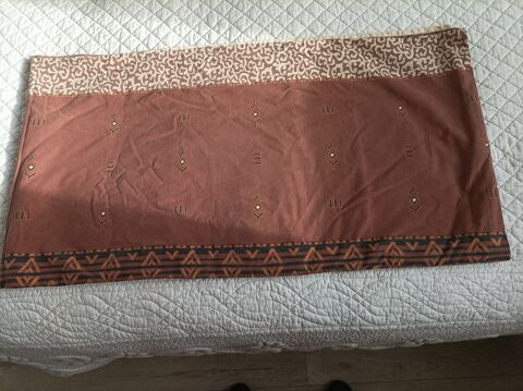 Housse de couette en coton, parfait �tat.
14 Saint-Amant-Tallende (63)