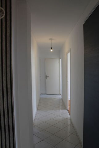  Appartement à louer 3 pièces 64 m²