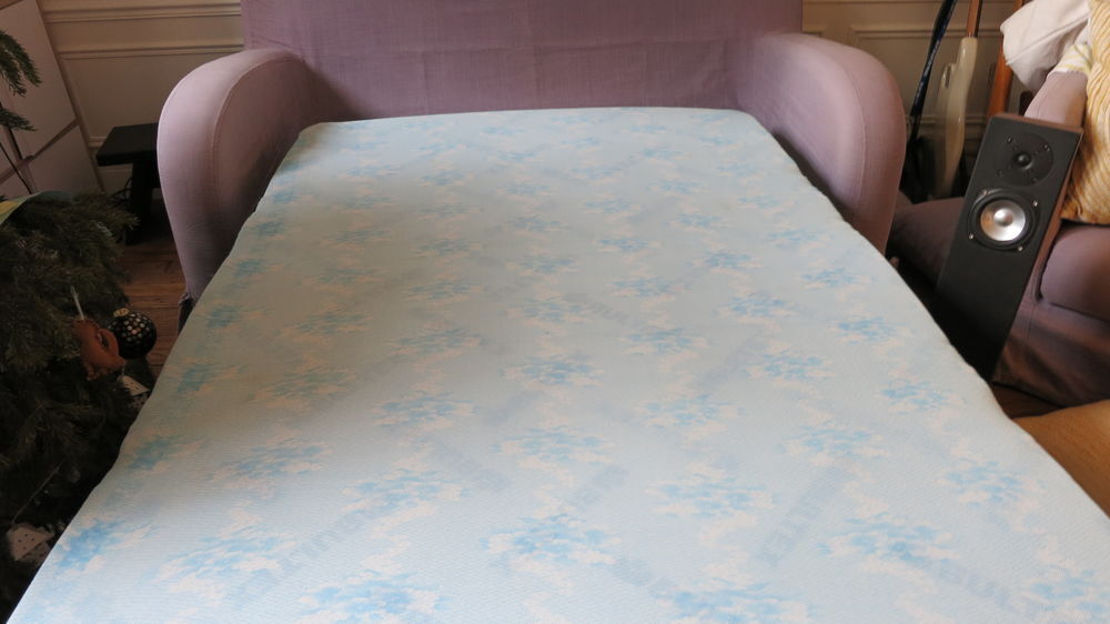 Canap&eacute; convertible avec matelas bultex + fauteuil Meubles