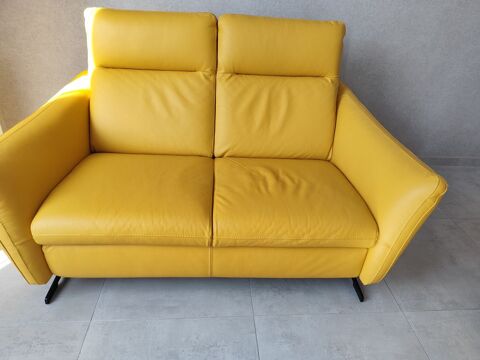 Canap� cuir jaune grain� 2 places 900 Reims (51)