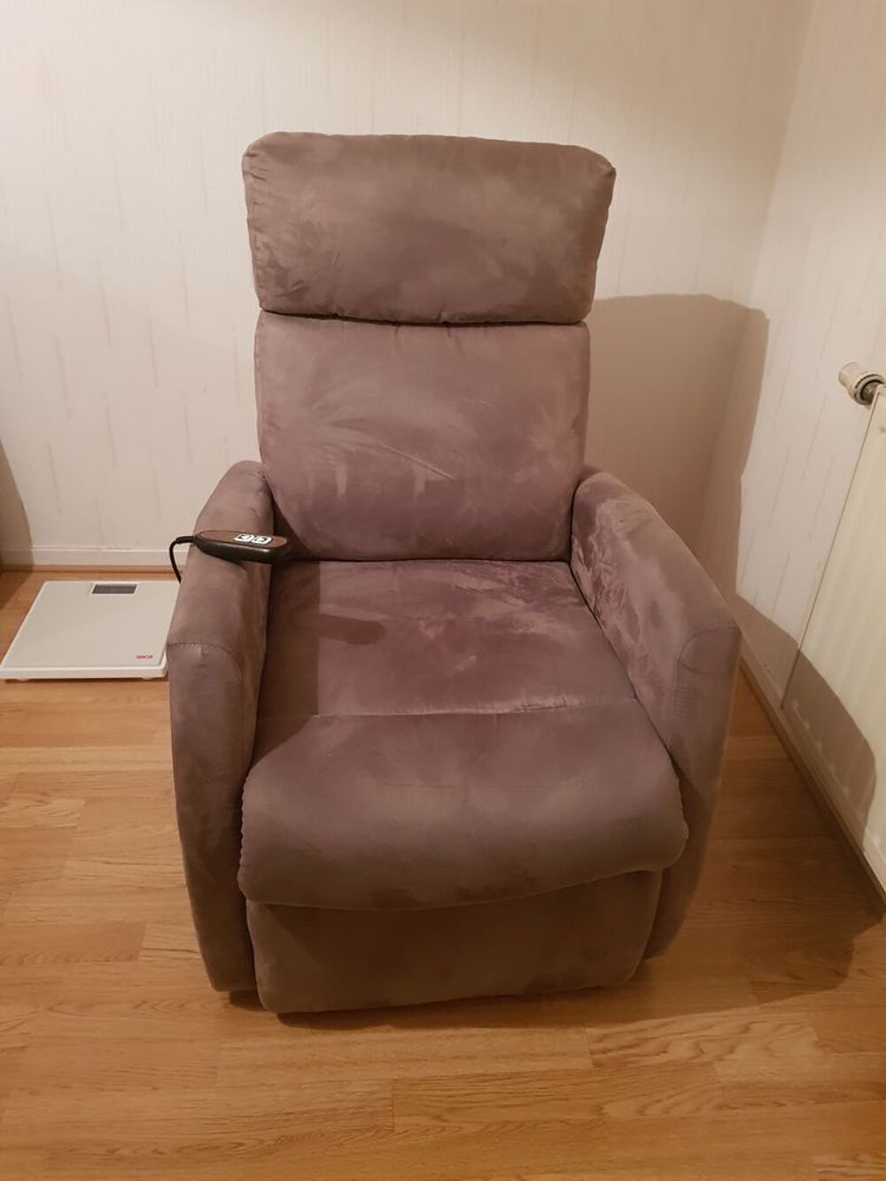 fauteuil m&eacute;dicalis&eacute; gris en alcantara ELECTRIQUE Meubles