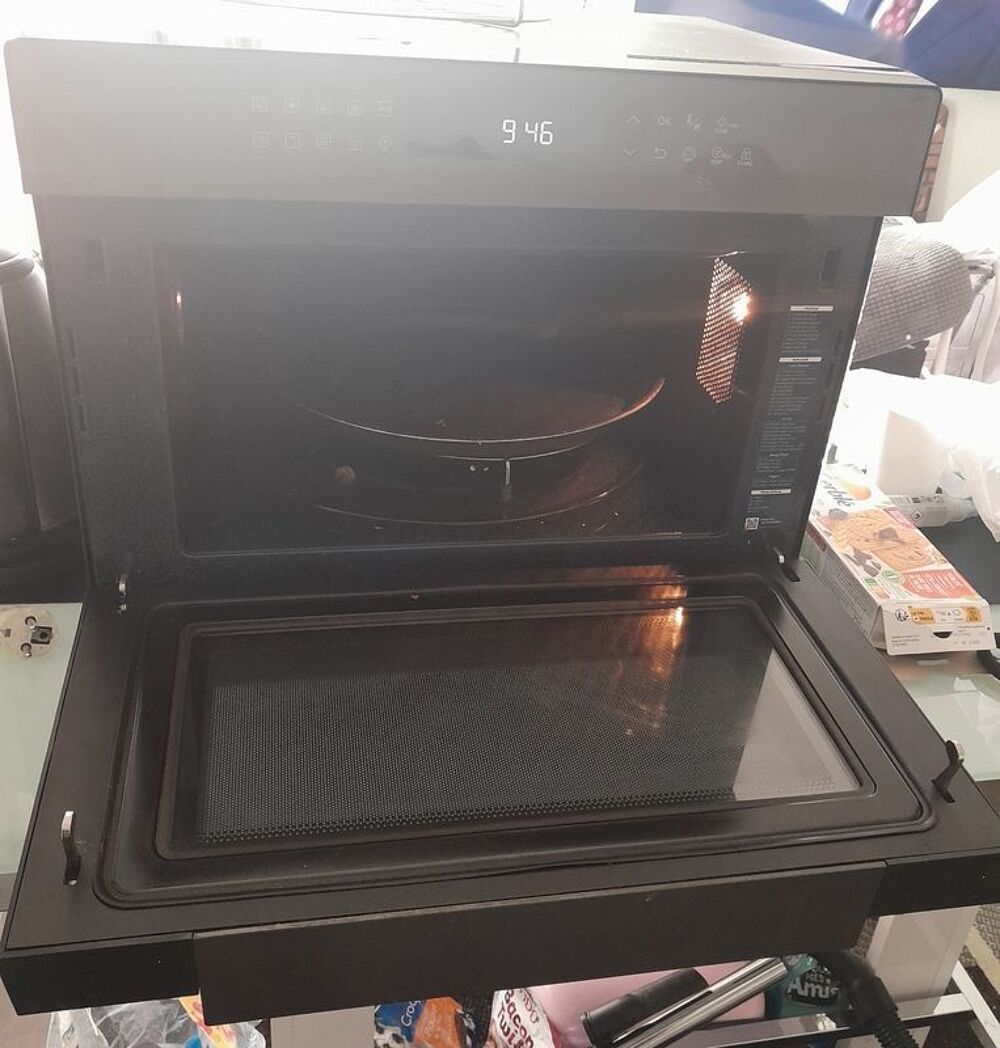 Micro ondes combin&eacute; Samsung Electroménager