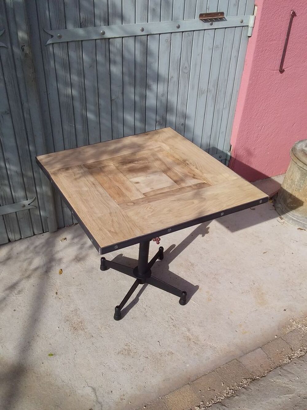 1 table basse industrielle ann&eacute;es 70 Meubles