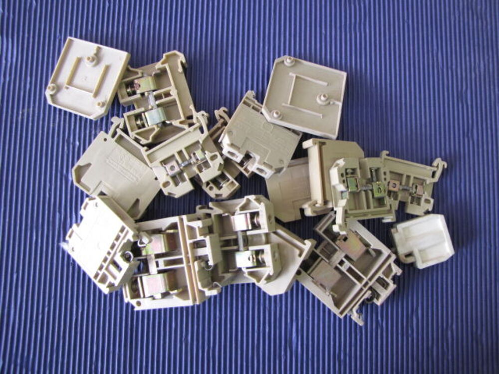 Lot de mat&eacute;riel de jonctions &eacute;lectrique Bricolage