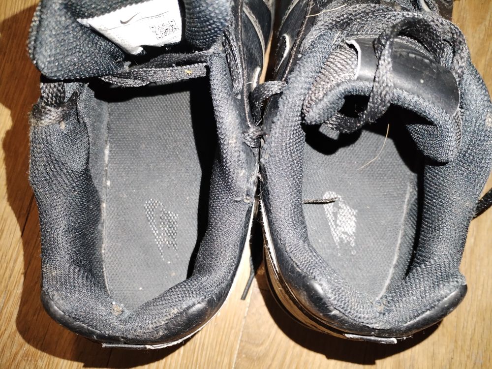Baskets NIKE full cuir noir (Taille 42) Chaussures