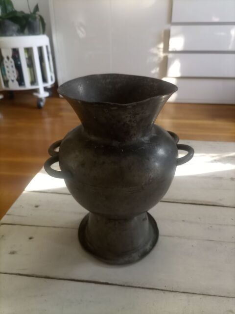 VASE EN ETAIN Toulon (83)