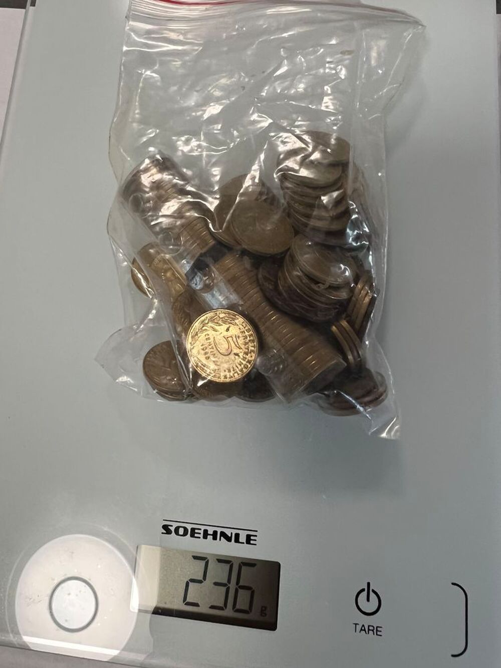 236 grammes de pi&egrave;ces de 5 centimes de francs 
