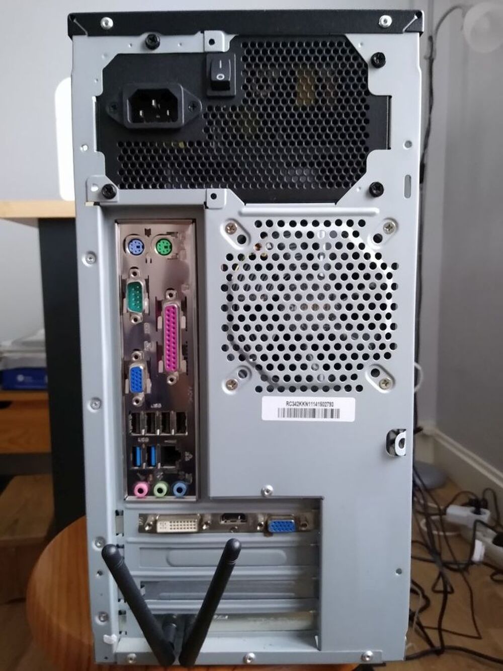 ORDINATEUR DE BUREAU Matériel informatique