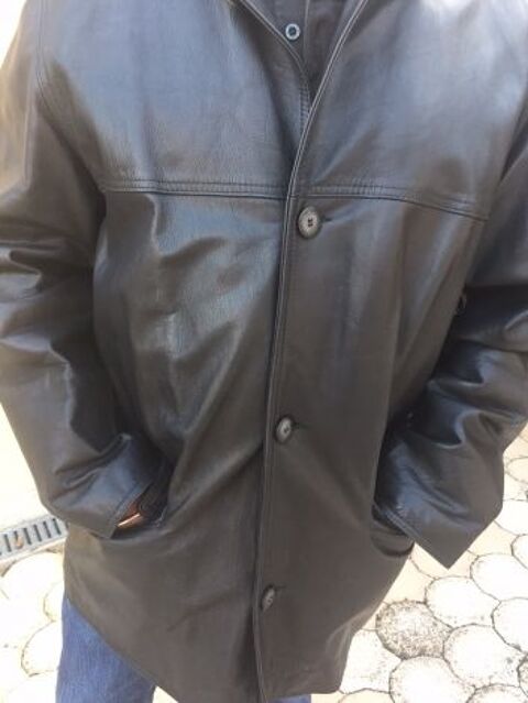 VESTE CUIR HOMME TRES BELLE QUALITE TAILLE XL ( FRANCE 48 )
150 Sainte-Anastasie-sur-Issole (83)