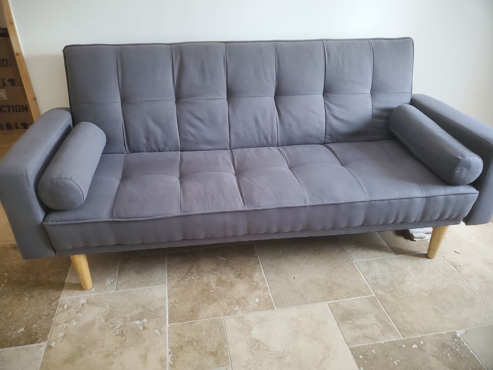 Canap&eacute; convertible gris au style scandinave Meubles