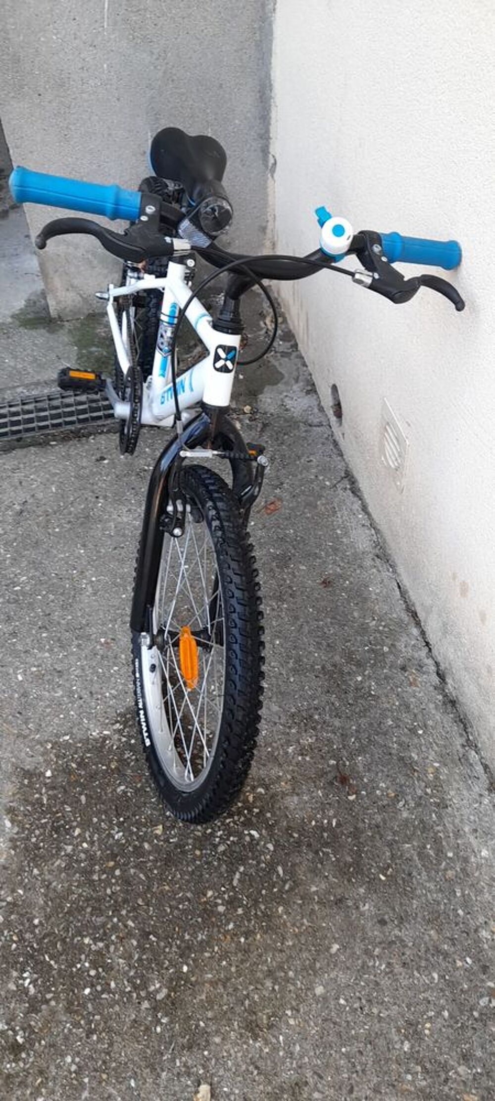 V&eacute;lo Btwin Racing Boy 300 Vélos