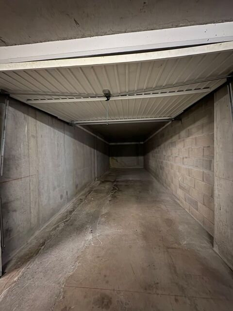  Parking / Garage  louer 25 m