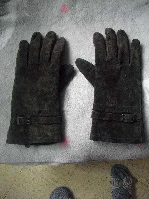 gants chocolat 100% croute de cuir de porc Taille  2
8 Lyon 5 (69)