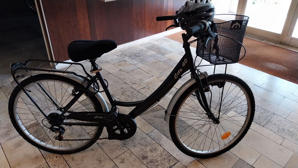 VTC B'Twin Femme . City 40 Vélos