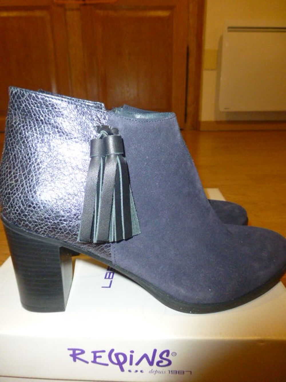 Bottines bleu marine Requins. Pointure 38 Chaussures