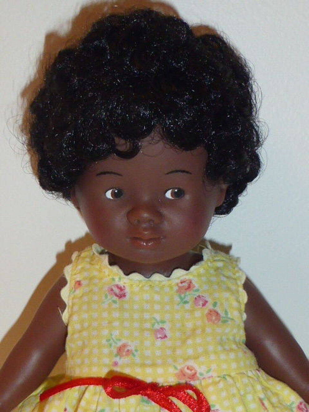 Corolle poup&eacute;e mini corolline ELLA africaine cheveux courts Jeux / jouets