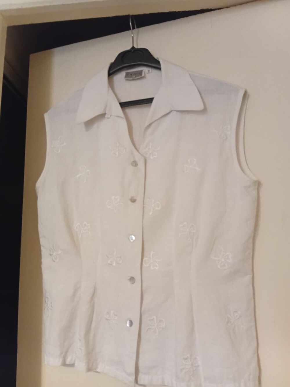 Chemisier brod&eacute; sans manches Vêtements