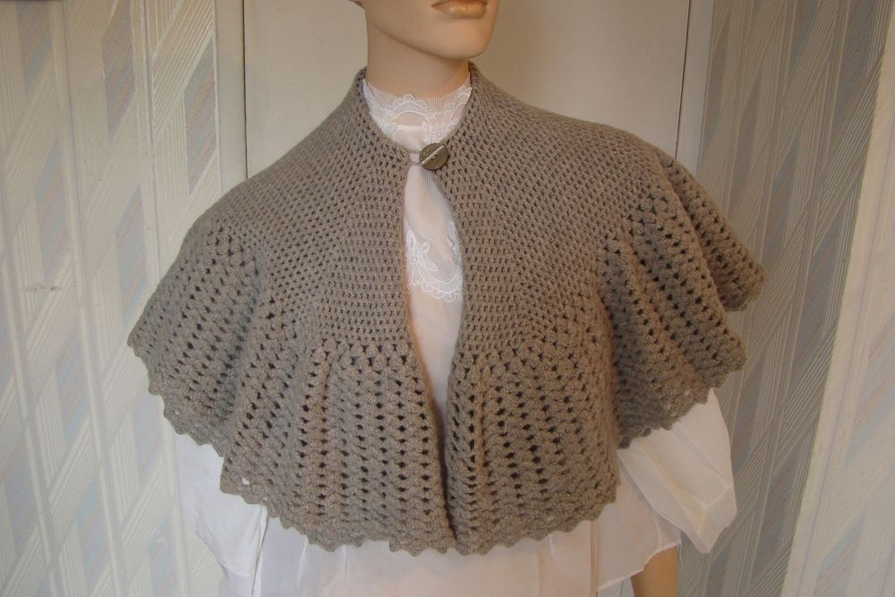Ancienne p&egrave;lerine de laine double - ann&eacute;es 1910 / 1920 
Vêtements