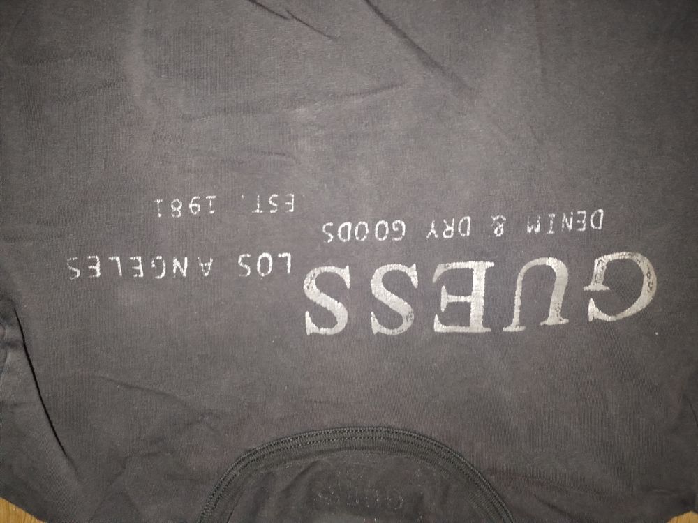 T-shirt manches longues GUESS (Taille S)
Vtements