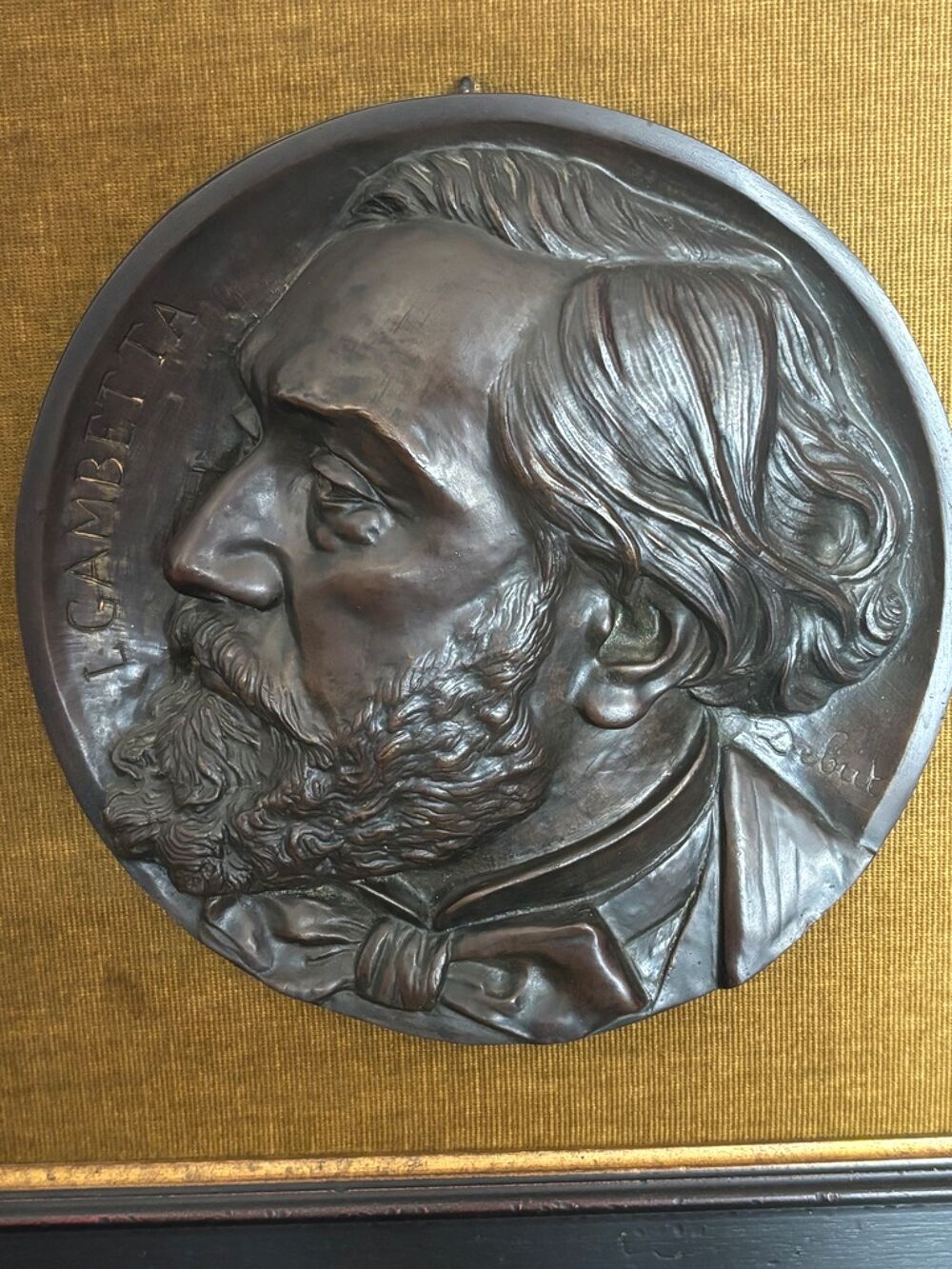 M&eacute;daille murale bronze portrait Gambetta encadr&eacute;e 