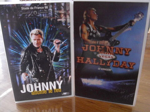 2 CASSETTES VHS JOHNNY HALLYDAY 8 �taples (62)