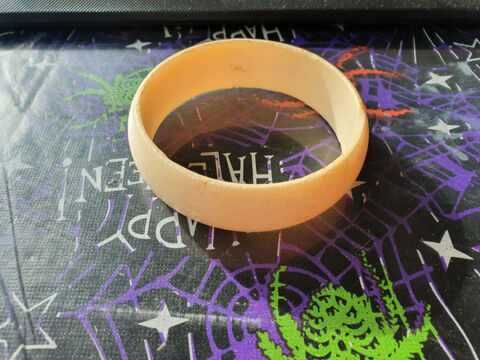 Bracelet dur creme 1 Aubvillers (80)