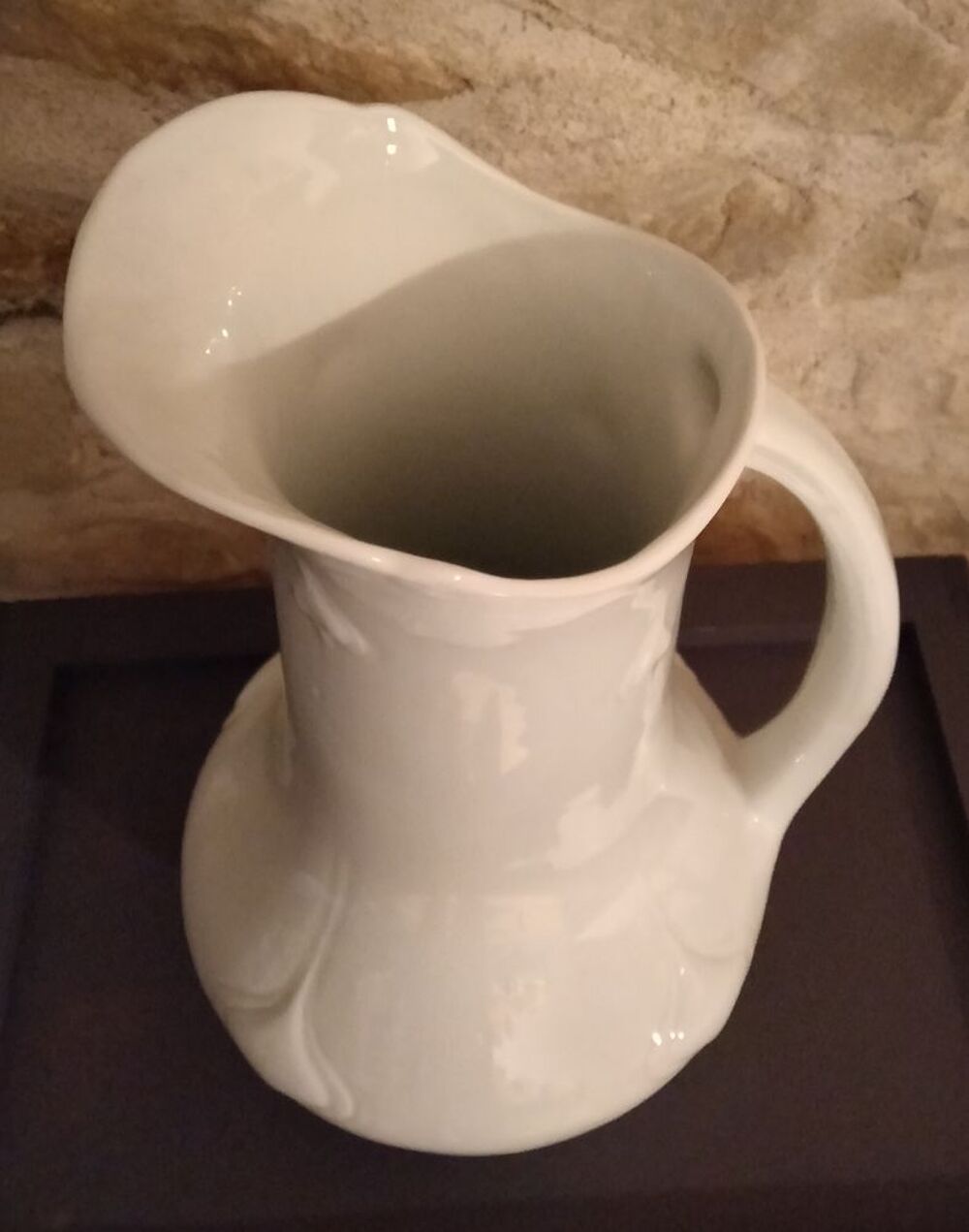 Vase, pichet, cruche ou broc. Décoration