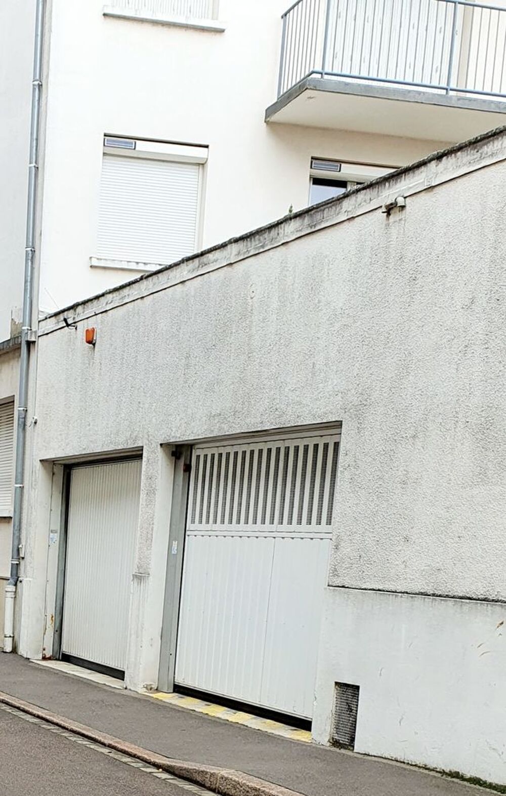 Location Parking/Garage Boxe garage 15m2 fermé sécurisé  DOUBLE  PORTE  Bd du 14 Jui Troyes