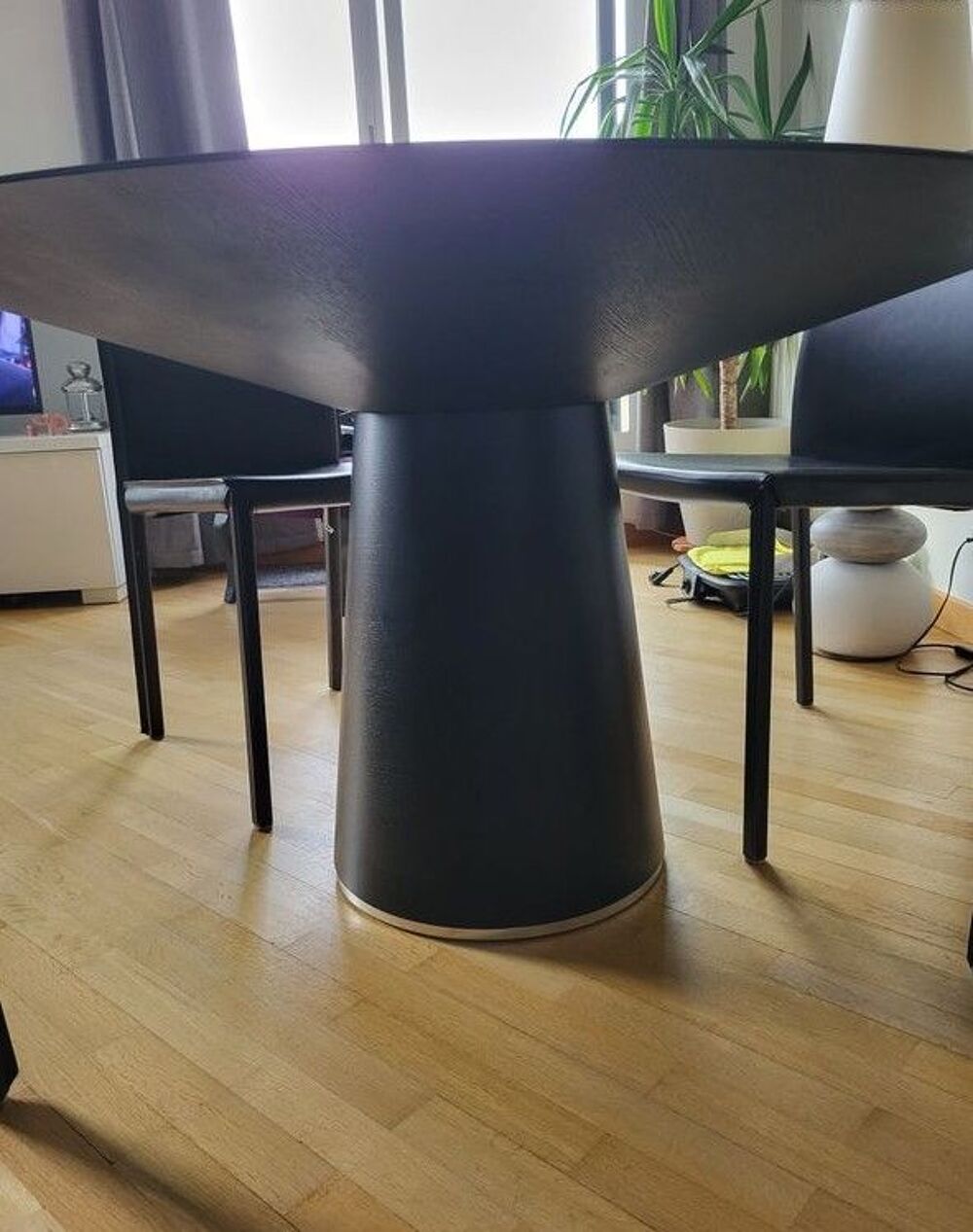TABLE SALLE A MANGER ET CHAISES BO-CONCEPT Meubles