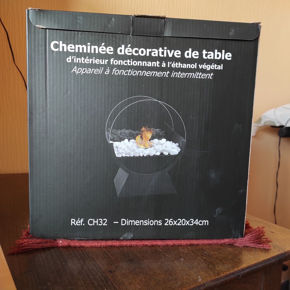 Chemin&eacute;e d&eacute;corative de table Décoration