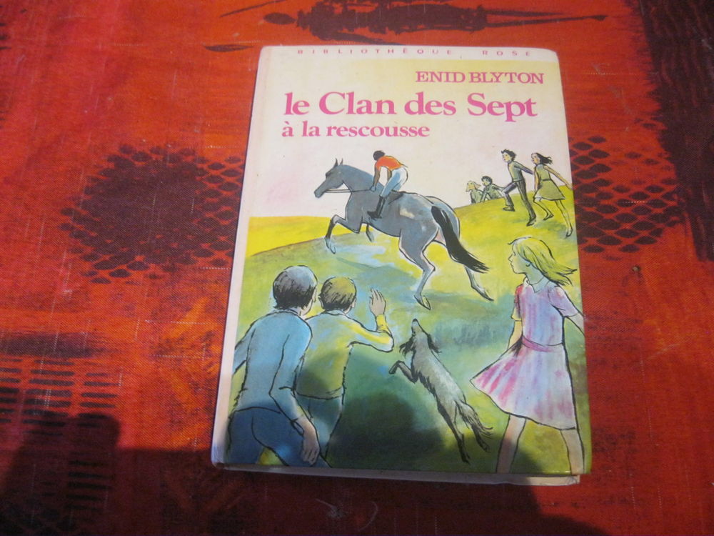 le clan des sept Livres et BD