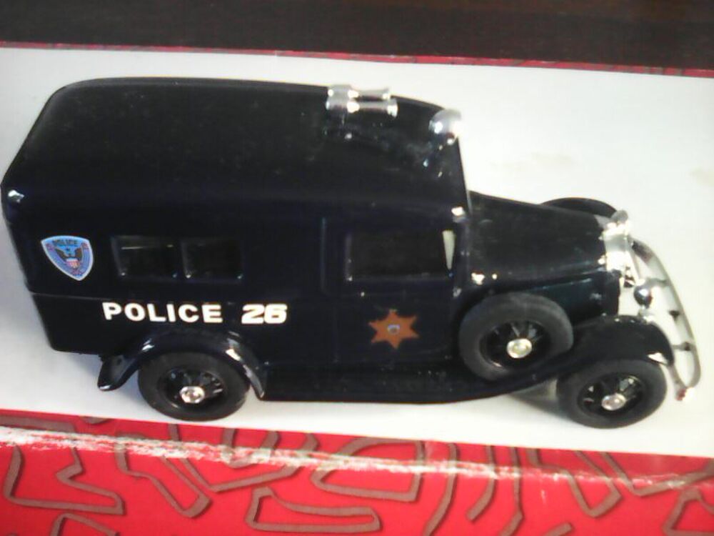 Voiture de Police Ford 1932 1/43 Eligor 