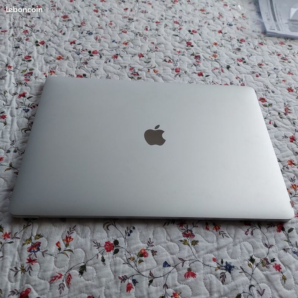 Apple MacBook Pro Retina Touchbar 15 Pouces (mi 2017) Matériel informatique