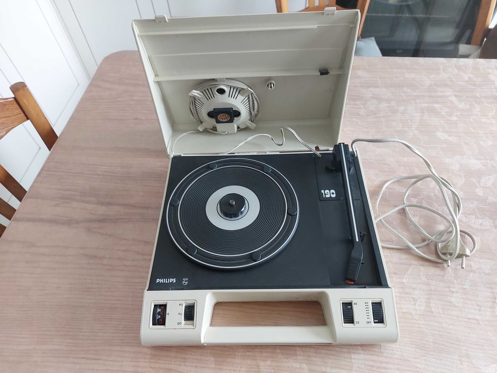 tourne disque vinyle CD et vinyles