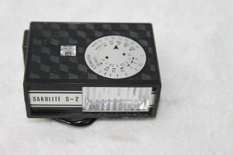 Flash vintage pour appareil photo 4 Montigny-Lencoup (77)