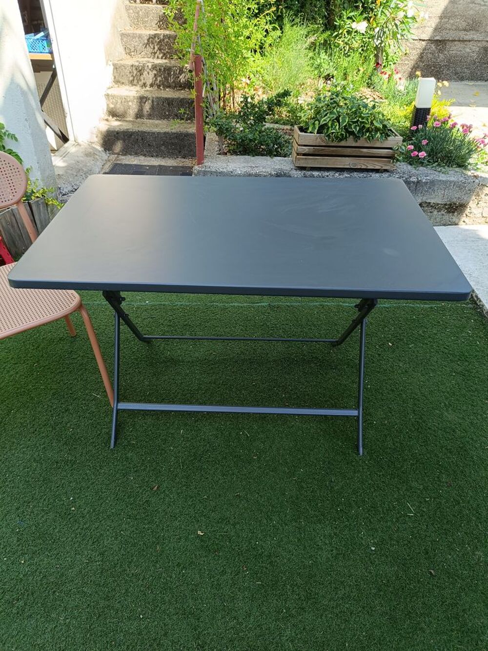 Table de jardin, acier, tr&egrave;s bon &eacute;tat, gris 
70-110 cm Jardin