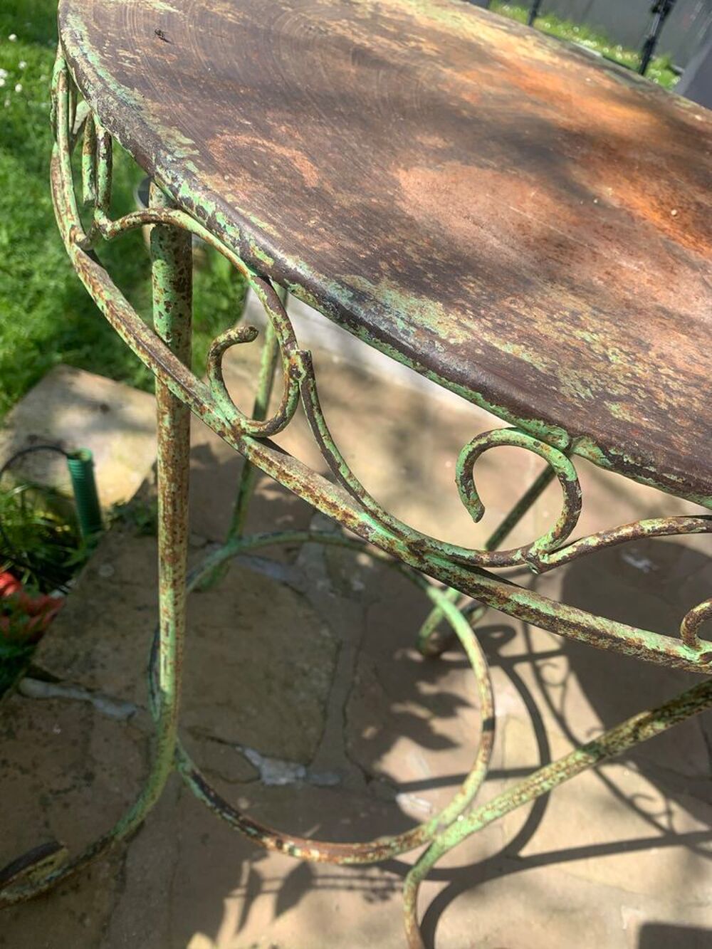 table/gu&eacute;ridon vintage de jardin/balcon Jardin