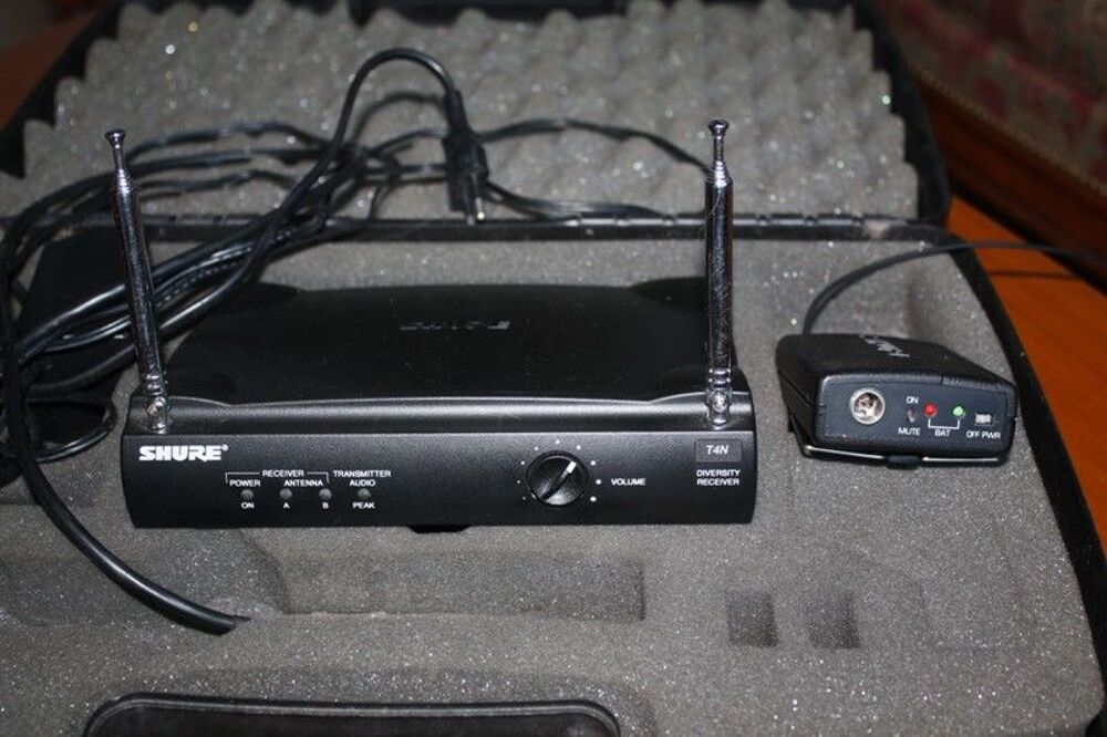 Emetteur VHF Shure pour guitare ou basse Instruments de musique